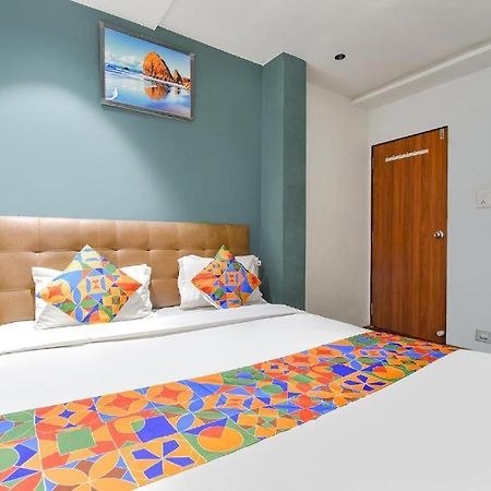 Nidhivan Hotel And Rooms Сурат Екстериор снимка
