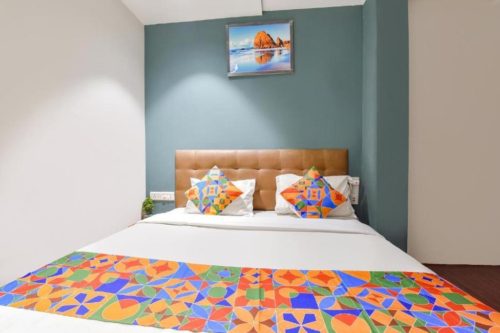 Nidhivan Hotel And Rooms Сурат Екстериор снимка